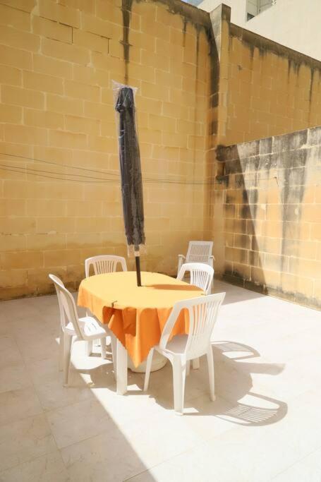 Seaside Serenity - A Lovely Apartment With Views Mellieħa Екстериор снимка